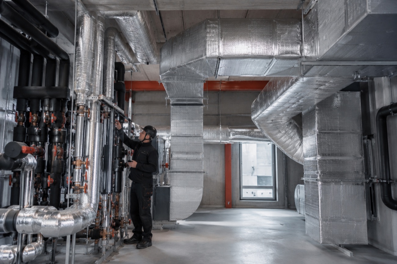 Komplett teknisk isolering i installationsrum